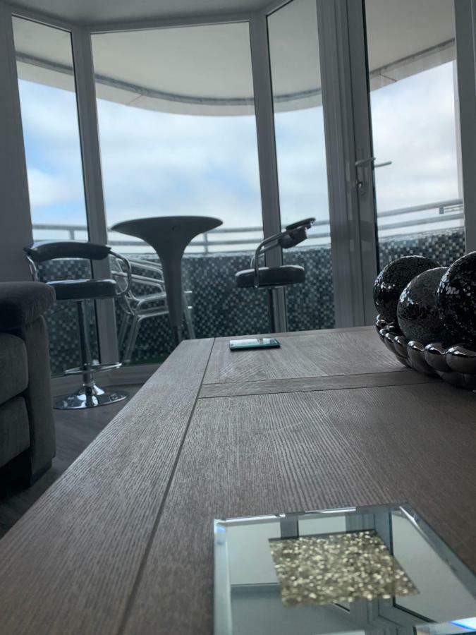 Luxury Panoramic Balcony Swindon Central Exterior foto